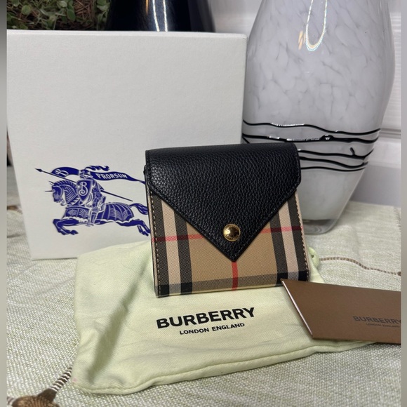 🔥BRAND NEW🔥 Burberry Nova Check/Leather Compact Wallet - Picture 3 of 15